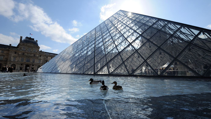 Louvre To Move Up To 90 Artworks Over Historic Flood Fears — Rt News