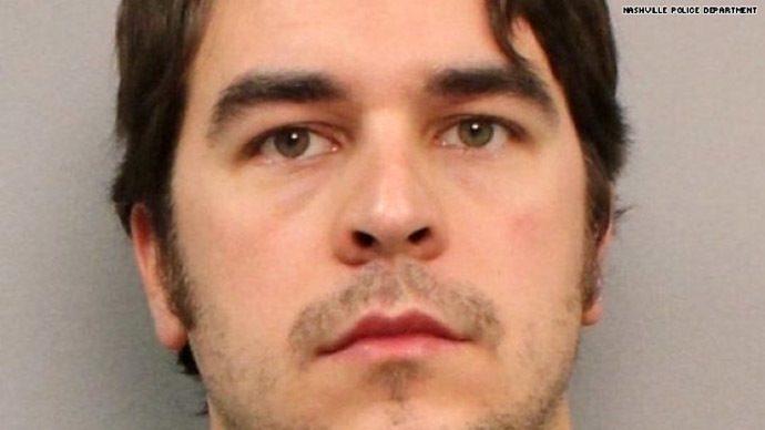 TSA air marshal caught taking photos under skirts
