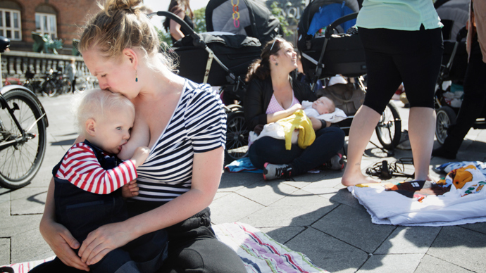 Missouri mom fights charges for breastfeeding during jury duty