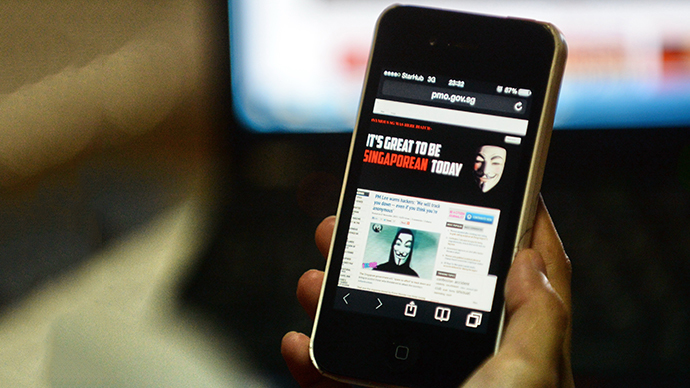 Anonymous hacks Singapore PM to protest media crackdown