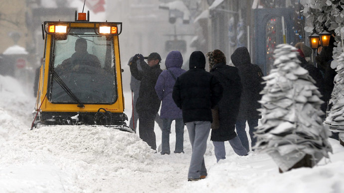Ice storm plunges Canadians into darkness and travel chaos (PHOTOS)