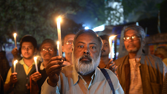 Protests in India after police try to forcibly cremate body of twice raped, burnt 16yo girl
