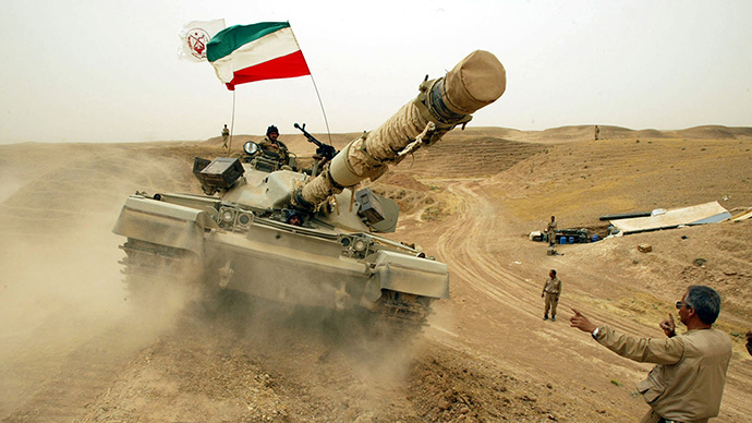 A British made 1970 Chieftain tank belonging to the People's Mujahedeen takes position 26 April 2003. (AFP Photo / Philippe Desmazes)
