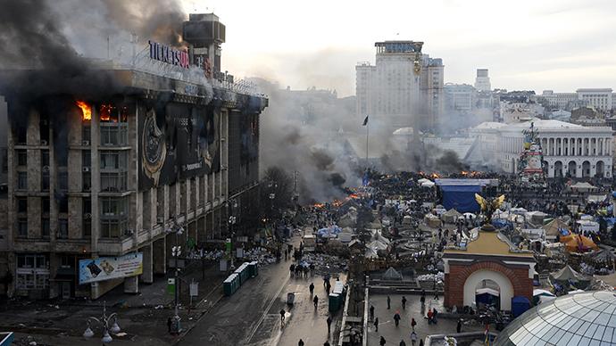A trade union building is seen on fire in Independence Square in central Kiev February 19, 2014. (Reuters / Vasily Fedosenko)