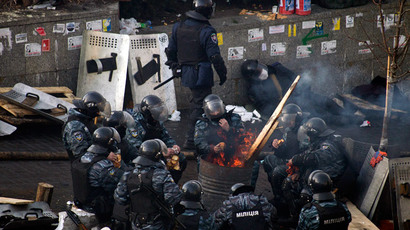 Obama threatens ‘consequences’ if Ukraine clashes escalate, visa bans imposed on officials