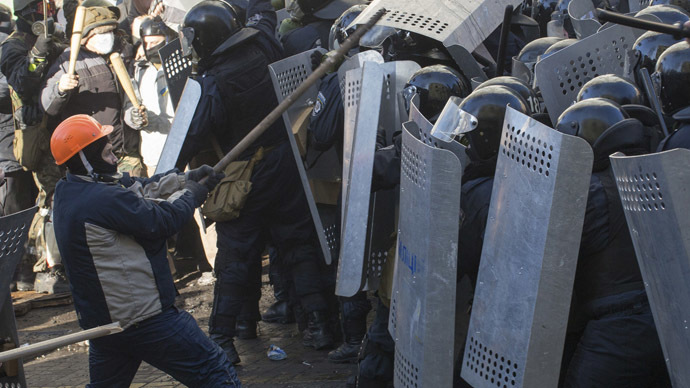 documentary-maidan-protesters-police.si.jpg