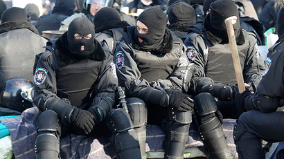 Russia starts giving out passports to Ukraine’s ex-Berkut officers pelted with ‘threats’