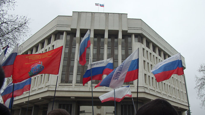 Sevastopol and Crimean parliament vote to join Russia, referendum to be held in 10 days