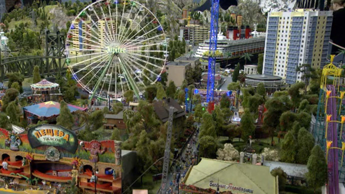 World's largest country on just 800m2: Amazing 'Tiny Russia' model that will stun you