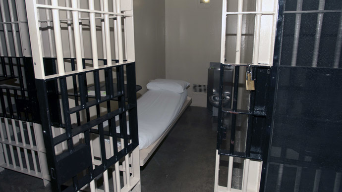 Feds charge New York prison official with denying help to dying inmate