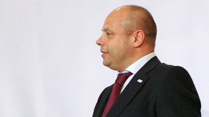 Kiev threatens force against eastern Ukraine protesters