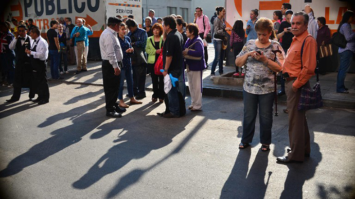 Powerful 7.5 magnitude earthquake strikes Mexico, buildings shaken in capital
