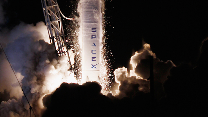 A SpaceX Falcon 9 rocket attached to the cargo-only capsule called Dragon lifts off from the launch pad (AFP Photo / Getty Images / Joe Raedle)