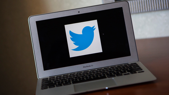 Top Russian official reprimanded over Twitter blocking comment