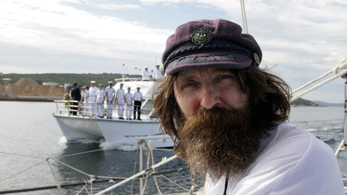 62 yo Russian solo sailor crosses Pacific on rowboat covering 17,000km in just 162 days
