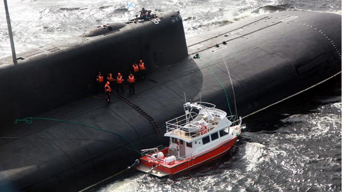 Huge nuclear sub rescues crew of tiny boat off Russia's NW coast ...