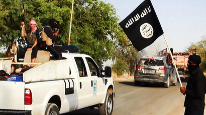 ISIS 'execute' 1,700 Iraqi soldiers, post gruesome pictures (GRAPHIC)