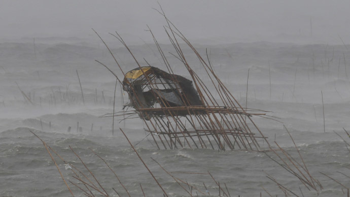 At least 10 killed, more than 370,000 evacuated as powerful typhoon hits Philippines (PHOTOS, VIDEO)