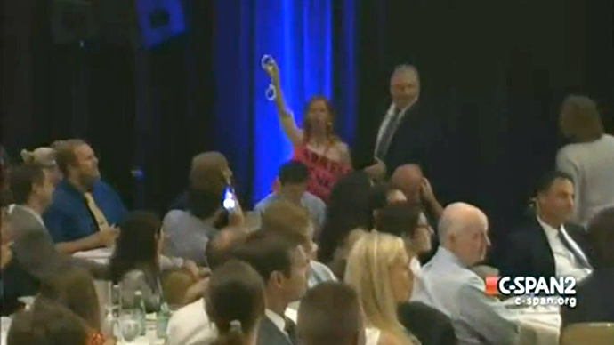 Cheney reaction: Interview blackout as protester waves handcuffs at ‘war criminal’