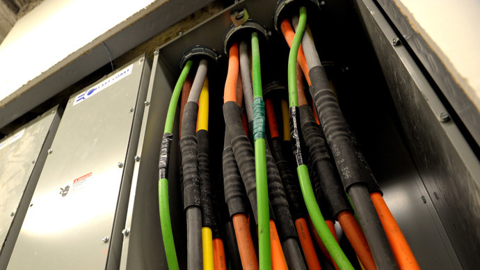 World on a string: Breakthrough fiberoptic cable 2,500X faster than fastest internet