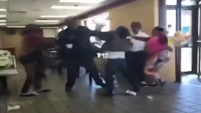 Hungry women trash McDonald’s after being late for breakfast menu (VIDEO)