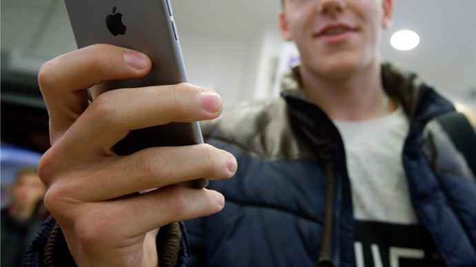 Russian police offer $37,000 for gadgets to hack iPhones