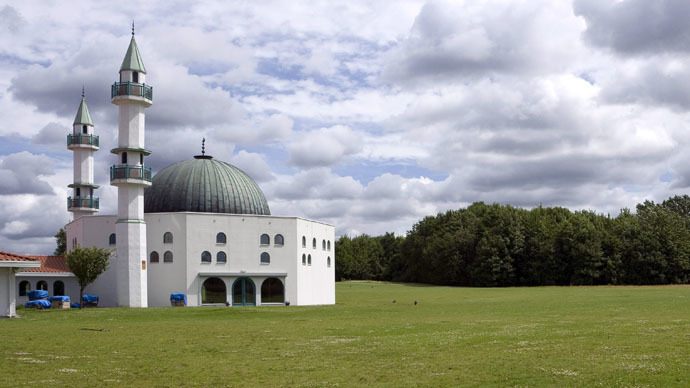 Muslim group’s building in Sweden vandalized with graffiti, pig’s head