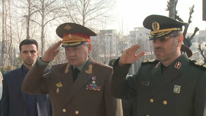 Russia and Iran sign defense deal, 'may resolve' S300 missile delivery issue