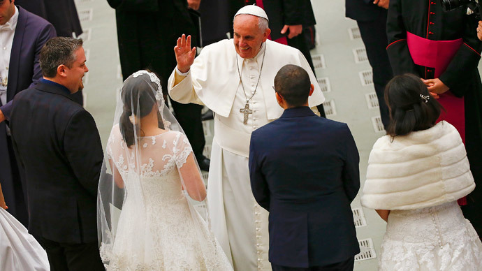 Pope clarifies ‘good Catholics breeding like rabbits’ comment