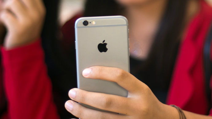 Apple pulls switch on products in Crimea over US-Russia standoff