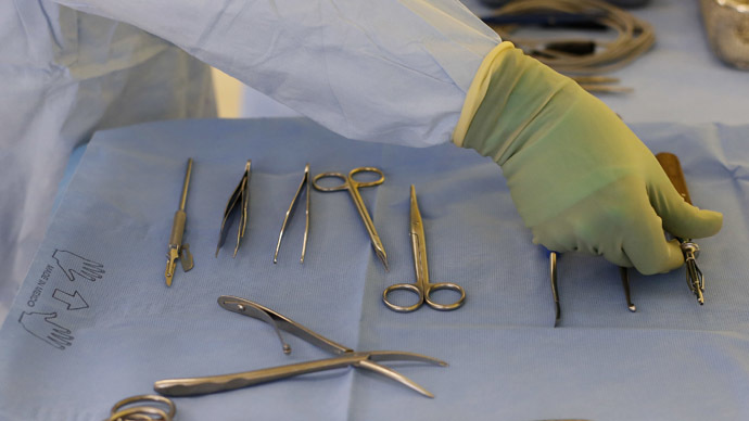 Revolutionary ‘Da Vinci’ robot performs breakthrough micro-surgical treatment