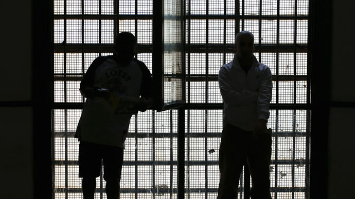 ‘Slave labor’: Prisoners to manufacture British Army gear