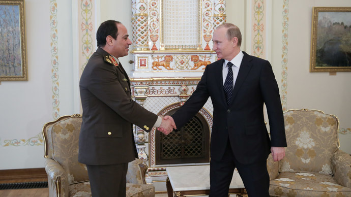Russian President Vladimir Putin (R) and Abdel Fattah el-Sisi 
(RIA Novosti / Mihail Metzel)
