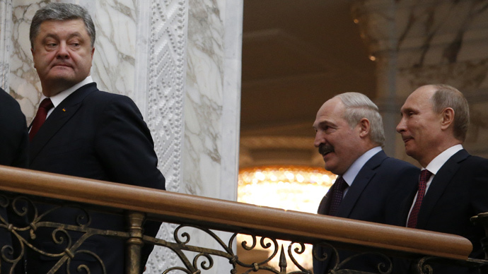 16-hour Minsk marathon: Vodka for journos, Merkel’s cell died, Lavrov smokes