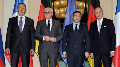 German Foreign Minister Frank-Walter Steinmeier (2nd L) welcomes his counterparts from France, Laurent Fabius (R) Russia, Sergey Lavrov (L) and Ukraine, Pavel Klimkin (2nd R) for a meeting in Berlin January 21, 2015. (Reuters / Michael Sohn / Pool)