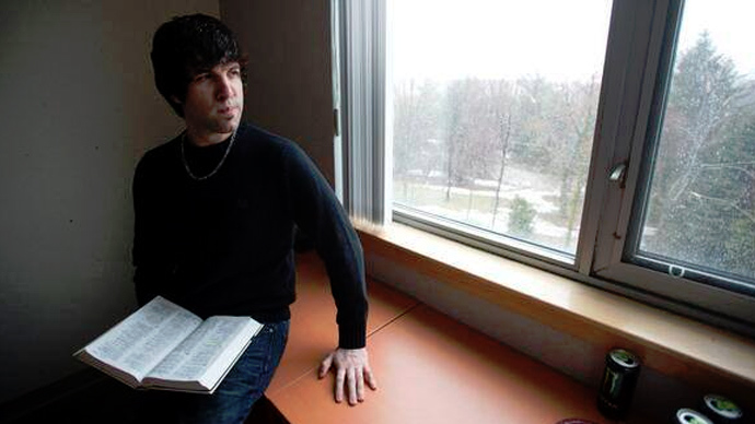 Anonymous hacktivist deported back to US after failed asylum bid