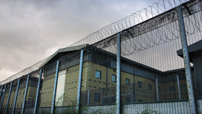 Revealed: UK govt bans filming at immigrant detention center to avoid
