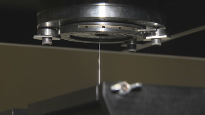 Brain-friendly electrodes can pump drugs to neurons