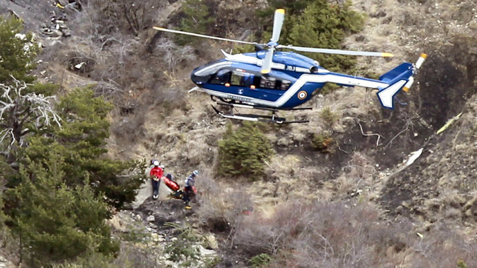 1 pilot locked outside cockpit when Germanwings crashed
