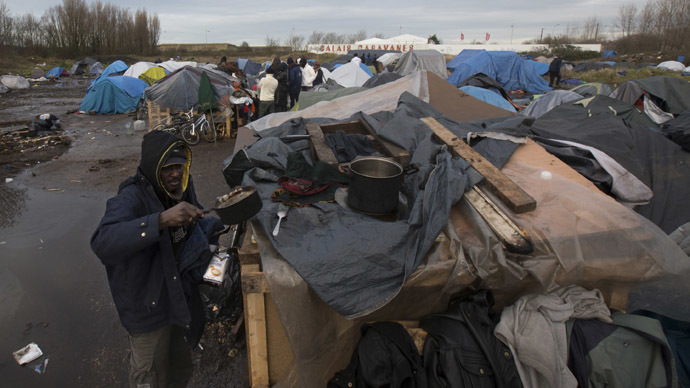 Calais officials to evict migrants, bulldoze shanty town