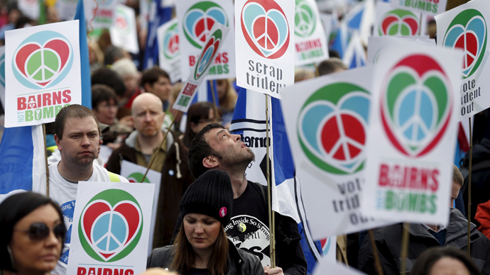 Demonstrators take part in a CND Scotland anti-trident rally in Glasgow, Scotland, April 4, 2015. (Reuters / Russell Cheyne)