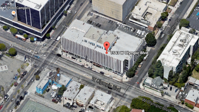 Major emergency in LA as over 100 firefighters battle huge blaze