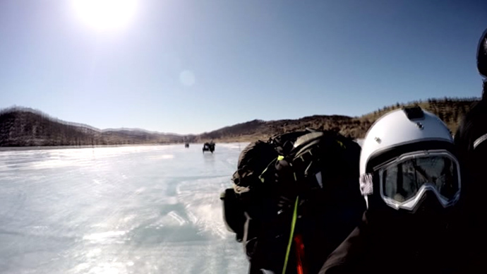 Biking across Baikal: UK adventurer & team ride Soviet bikes on Siberian ice (VIDEO)