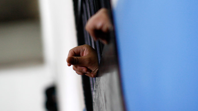 NYC mayor to shrink Rikers prison population by 25%