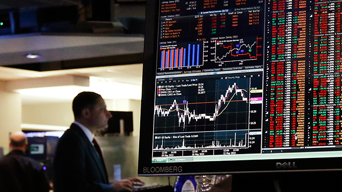 UK postpones £3bn debt auction as Bloomberg outage keeps global investors in the dark