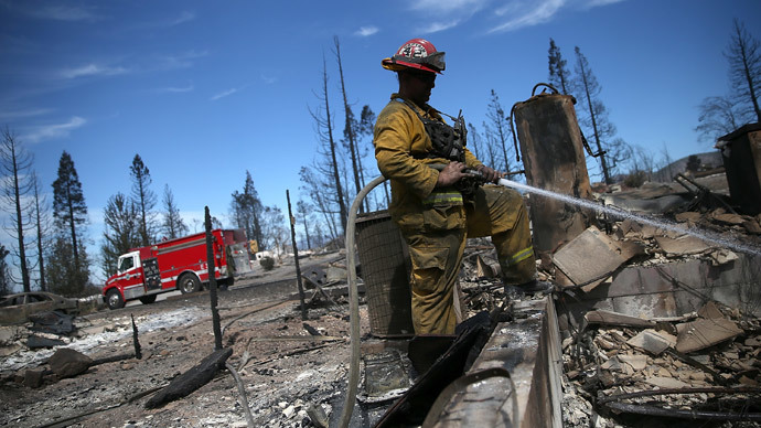 Violent ‘highway wildfire’ prompts evacuation of 300 homes in California (PHOTOS, VIDEO)
