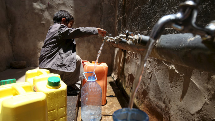 Yemen suffers vital food and aid shortages as shelling continues