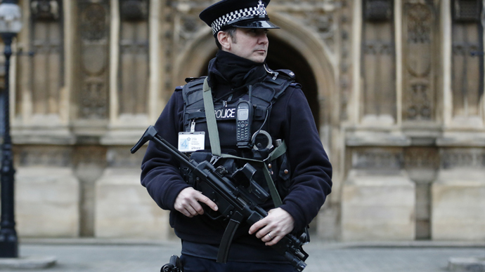 Over 3,000 UK policemen investigated for alleged assault, 98% remain on duty – report