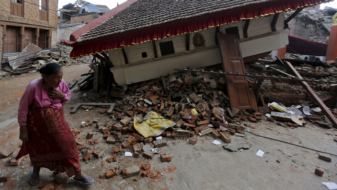 Nepal earthquake: 101-year old pulled alive from rubble, death toll ...