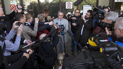 Lawyer Dennis Edney answers questions during a news conference after his client Omar Khadr was released on bail in Edmonton, Alberta, May 7, 2015 (Reuters / Todd Korol)